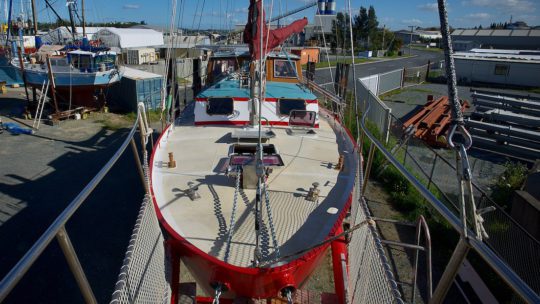 Das Deck der Blauwasseryacht – Teil 2: Ankerrolle, Ankerklüse, Bugsprit und Bugbeschläge