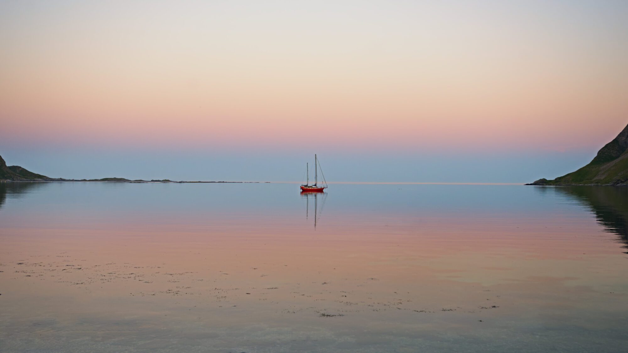 Blauwasseryacht vor Anker