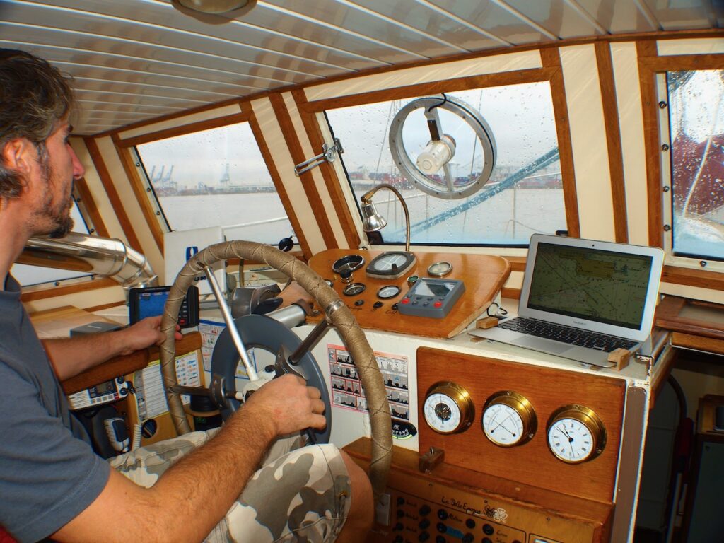 Autopilot am Steuerrad